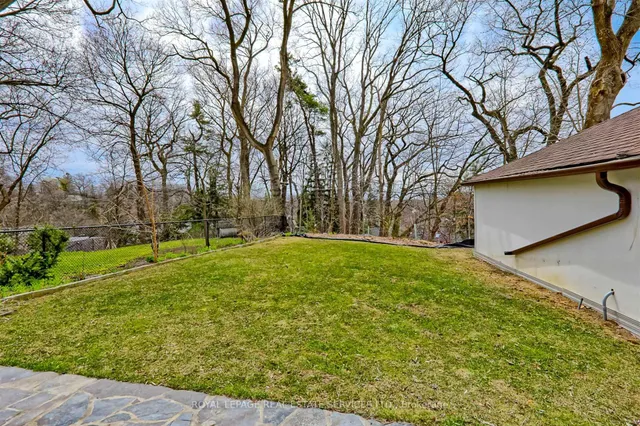 Additional image 46 of 324 Riverside Dr