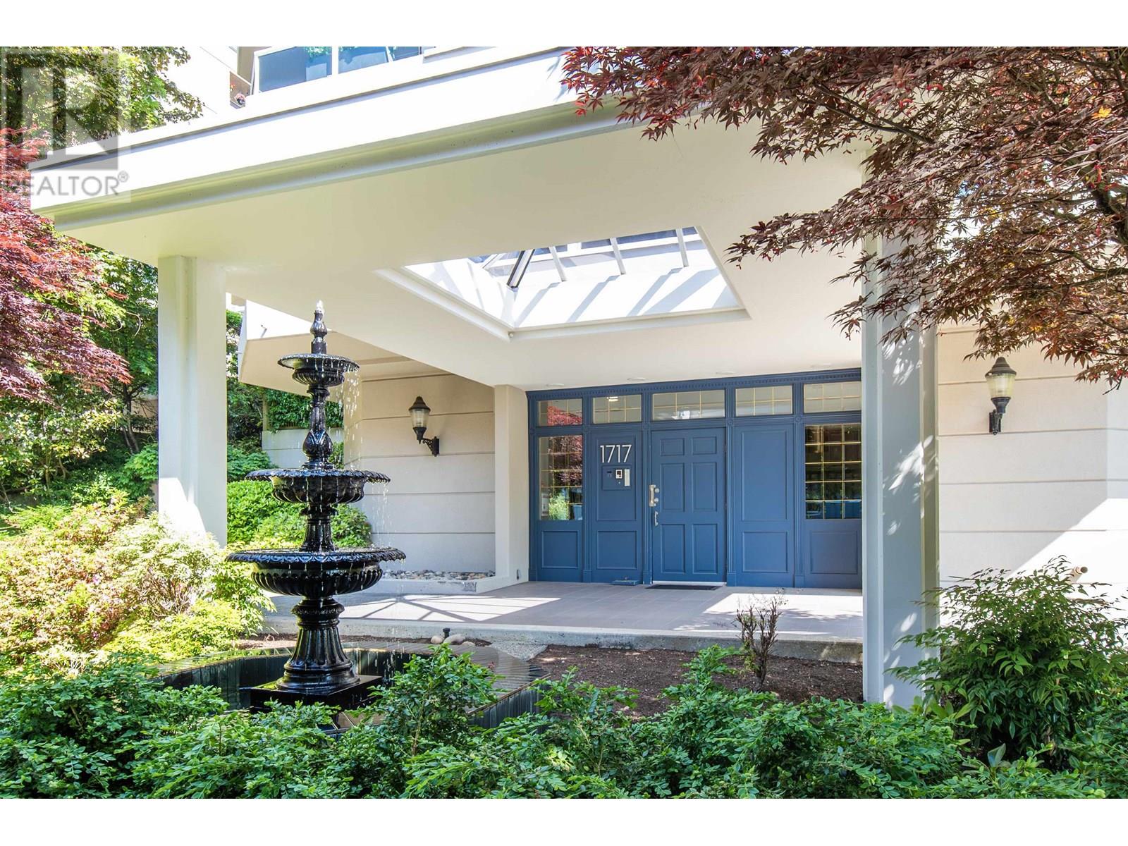 1 1717 DUCHESS AVENUE|West Vancouver, British Columbia V7V1P8