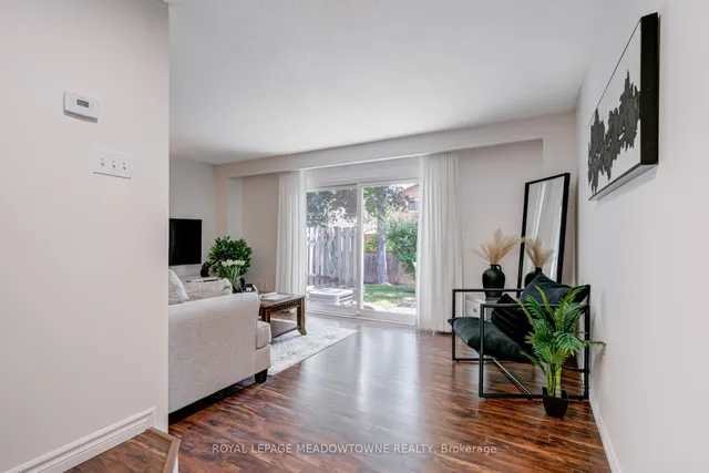 Additional image 5 of 371 Bronte St Unit 5