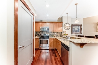 Additional image 5 of 1002 8th Avenue