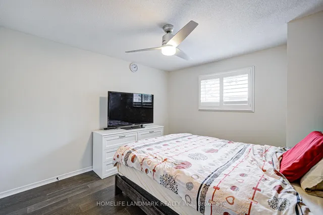 Additional image 32 of 2006 Glenada Cres Unit 27