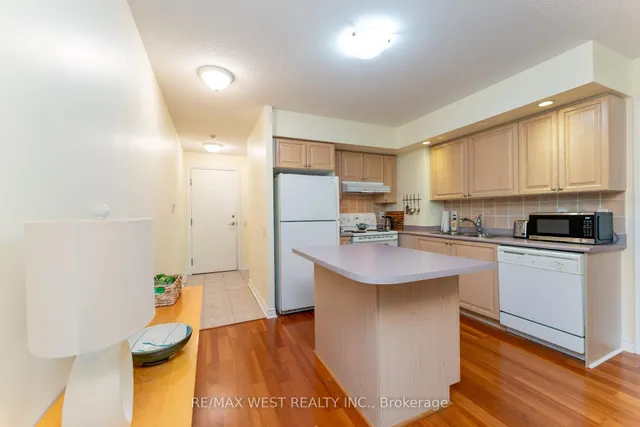 Additional image 12 of 5229 Dundas St Unit 201