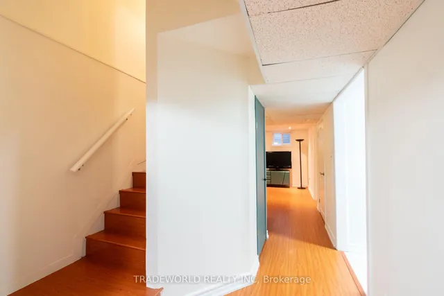 Additional image 37 of 18 Carl Cres