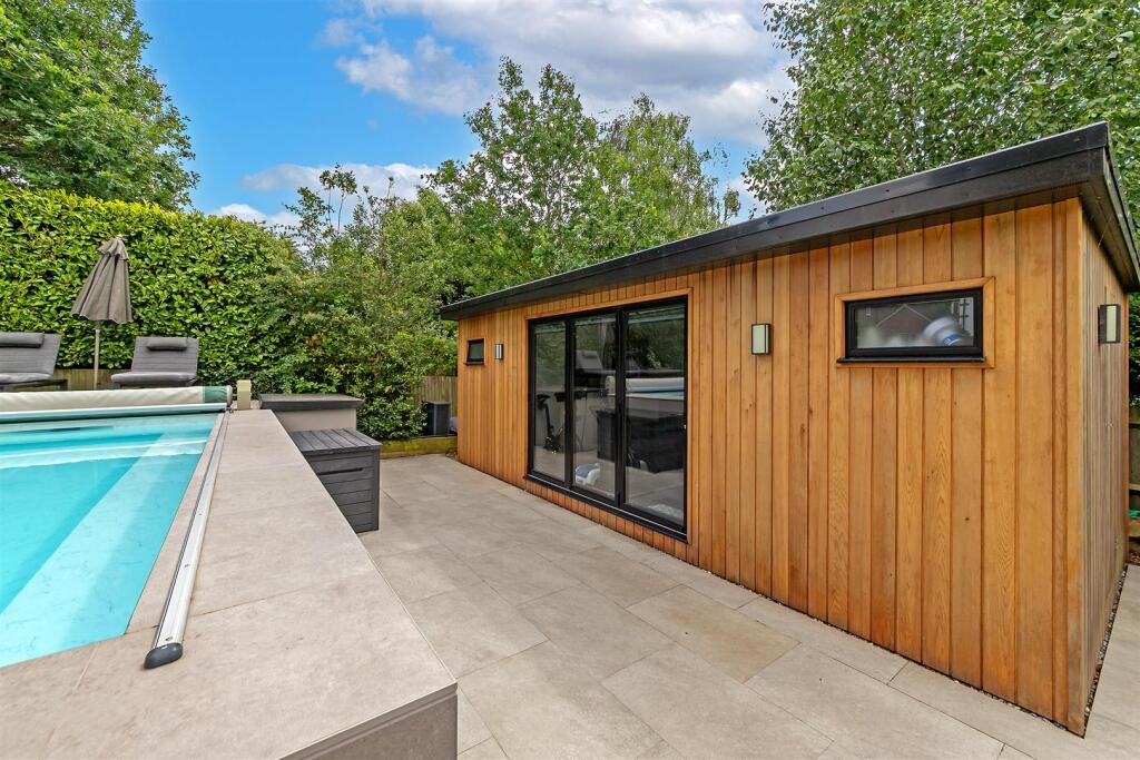 Additional image 38 of London Road, St. Albans