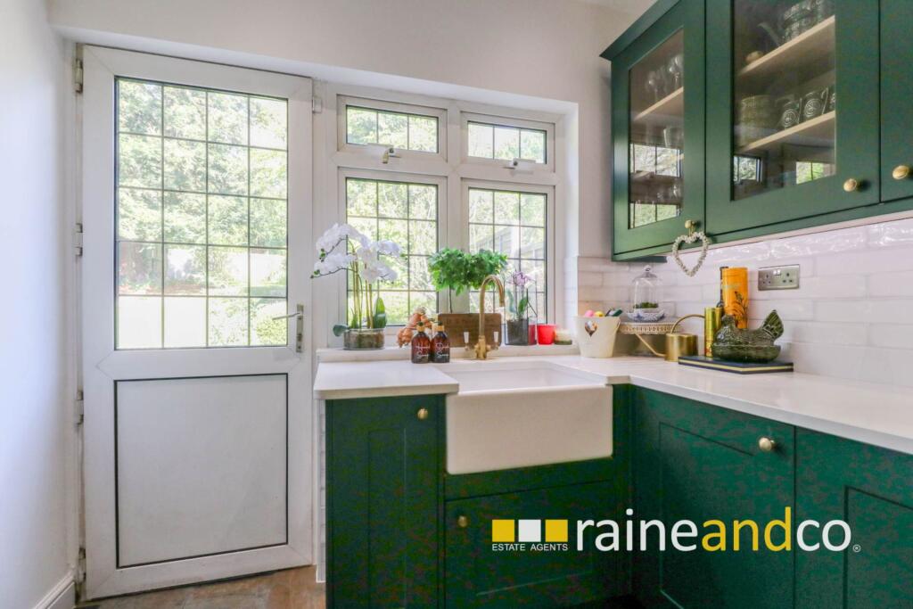 Additional image 19 of Georges Wood Road, Brookmans Park