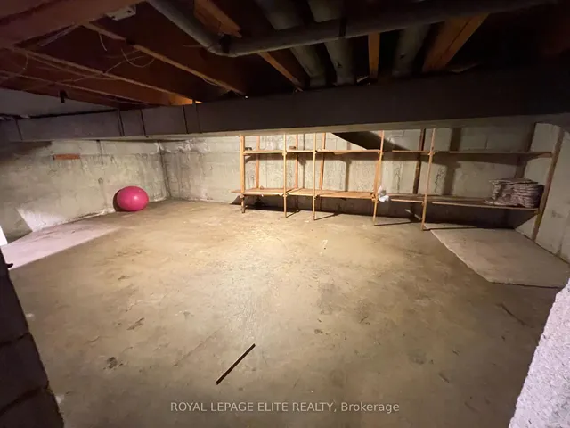 Additional image 10 of 3277 CARDROSS Rd