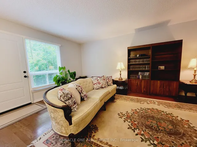 Additional image 16 of 61 Applegate Cres