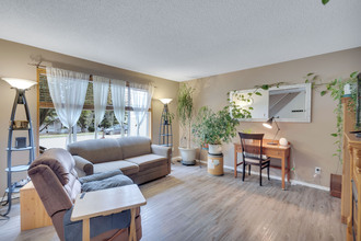 房产图片 4 - 6004 54 街