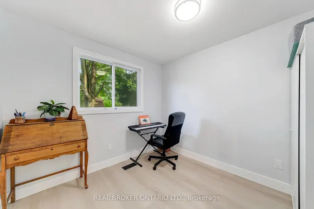 Additional image 18 of 579 Chamberlain Rd