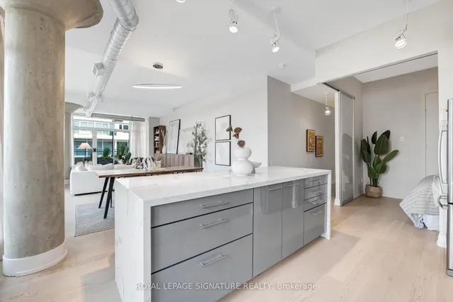 Additional image 18 of 66 Portland St Unit 708