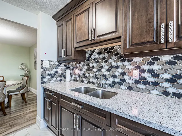 Additional image 23 of 18 Knightsbridge Rd Unit 1412