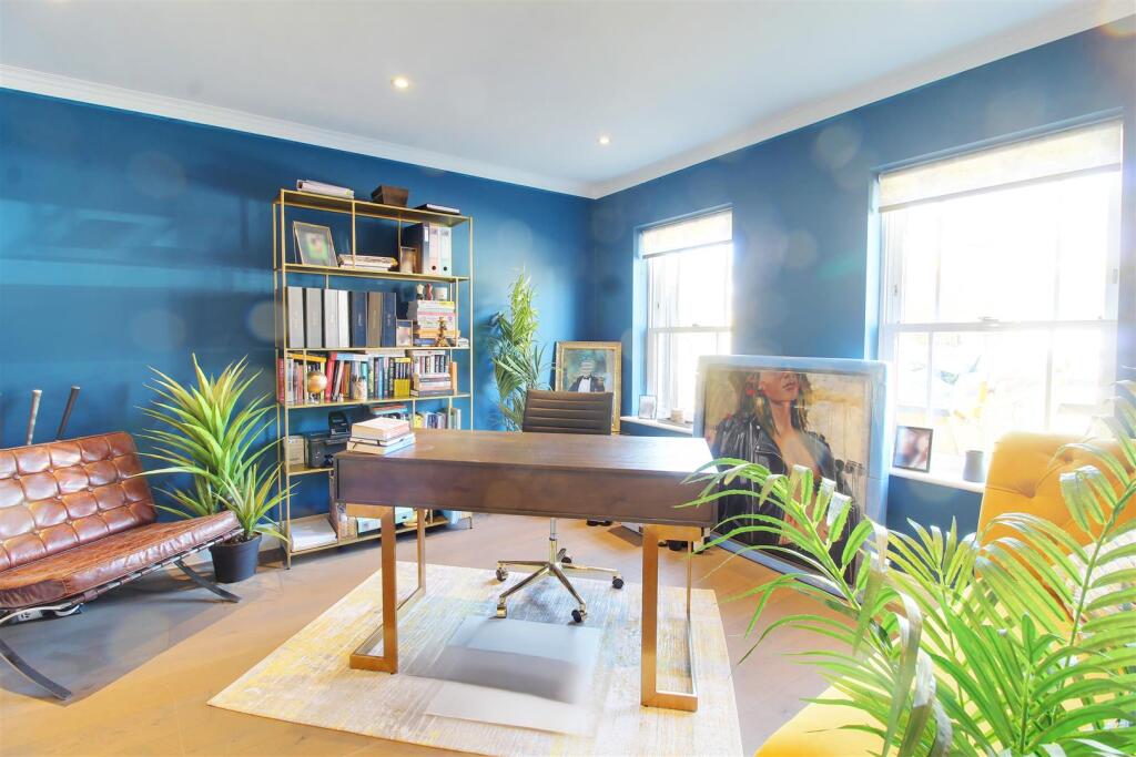 Additional image 16 of The Grove, Brookmans Park