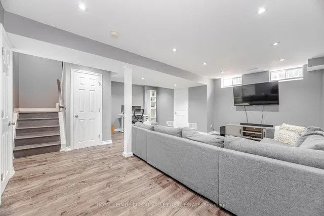 Additional image 27 of 56 Valonia Dr