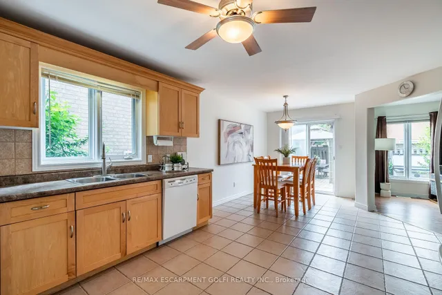 Additional image 11 of 200 SIRENTE Dr