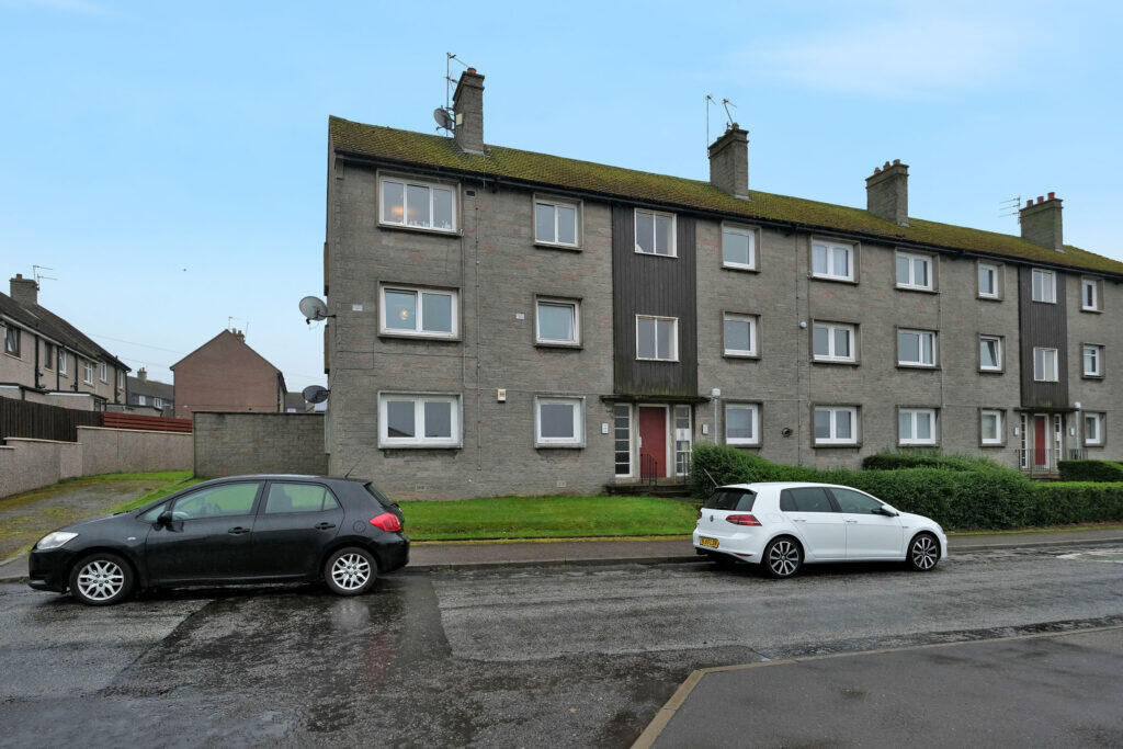 29 Cruickshank Crescent, Aberdeen, AB12 5LB