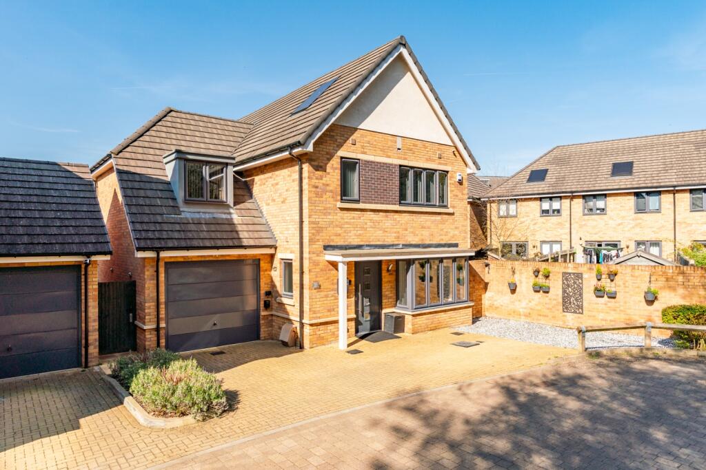 Additional image 3 of Victoria Close, Welwyn Garden City, Hertfordshire, AL7