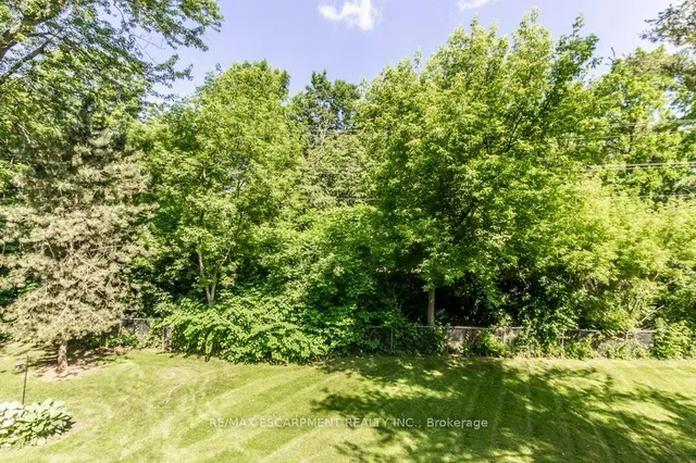 Additional image 37 of 109 Wilson St Unit 14