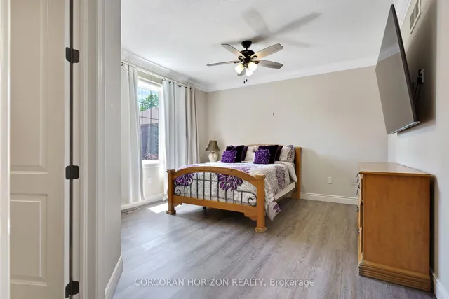 Additional image 23 of 258 Edgewater Cres Unit 8