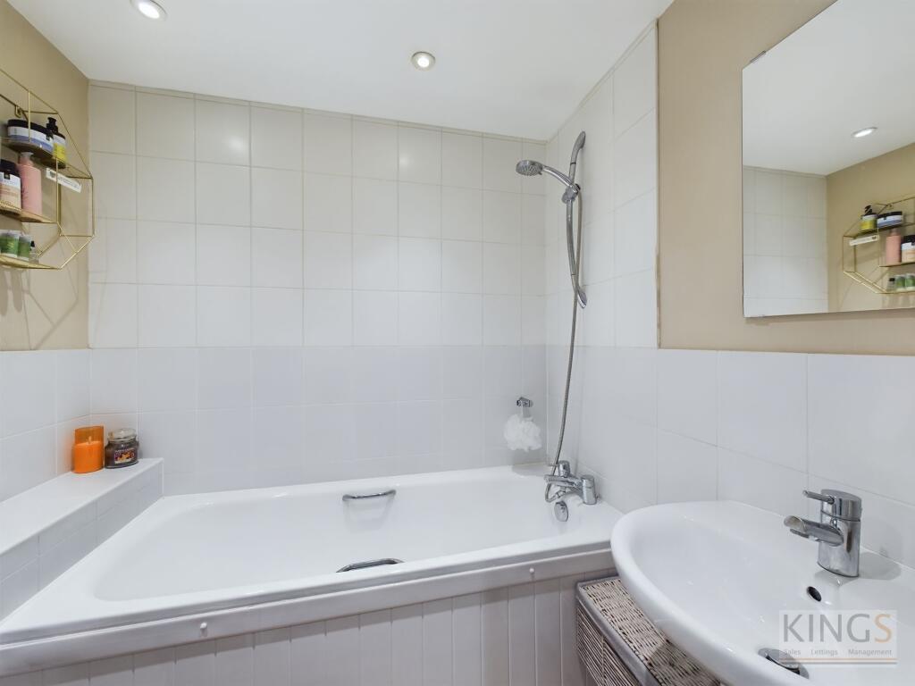 Additional image 13 of Kings Place, North Drive, AL9