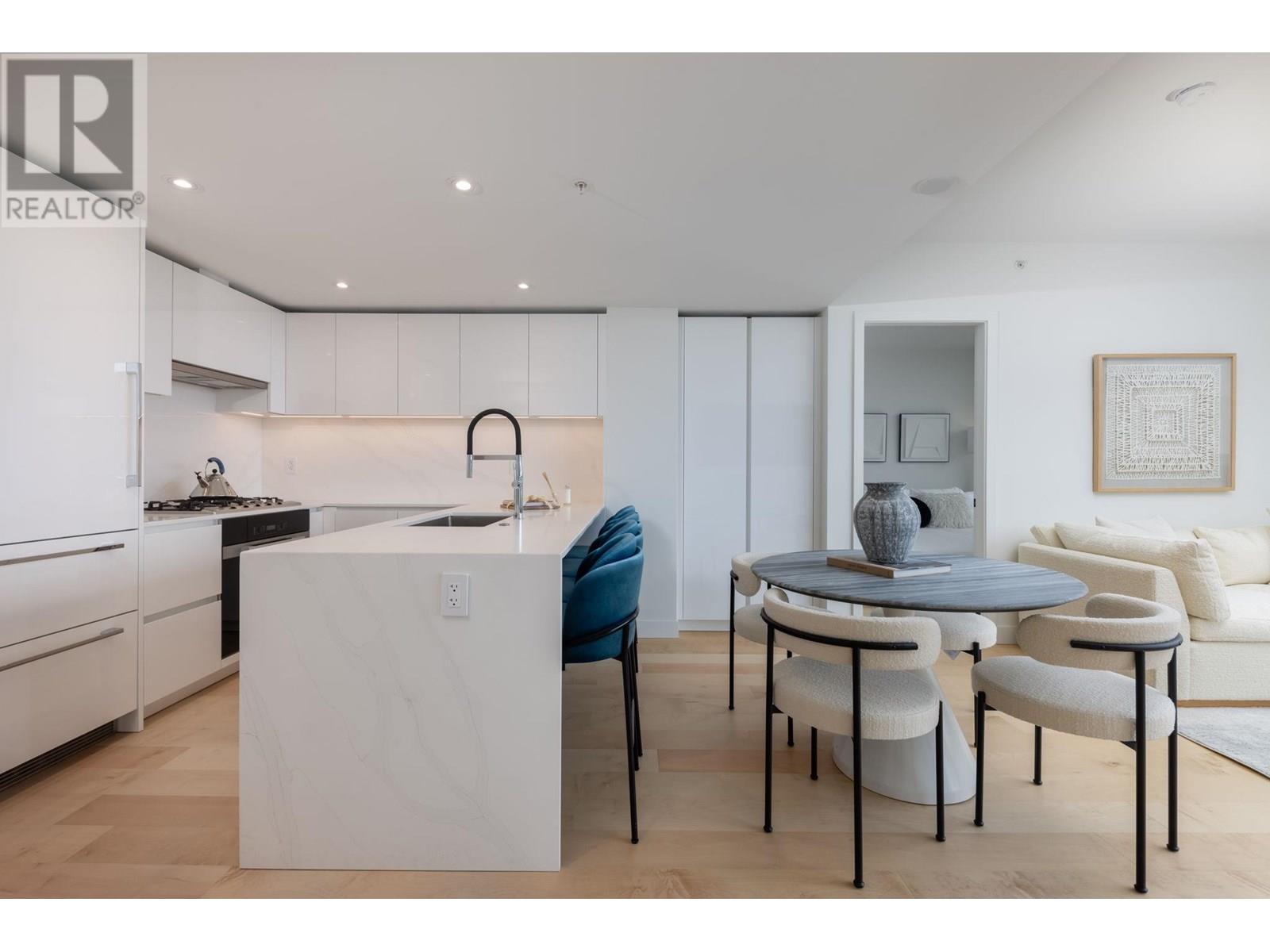 901 135 E 13TH STREET|North Vancouver, British Columbia V7L0J8