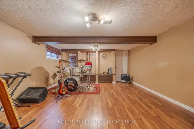 Additional image 26 of 395 Rexford Dr