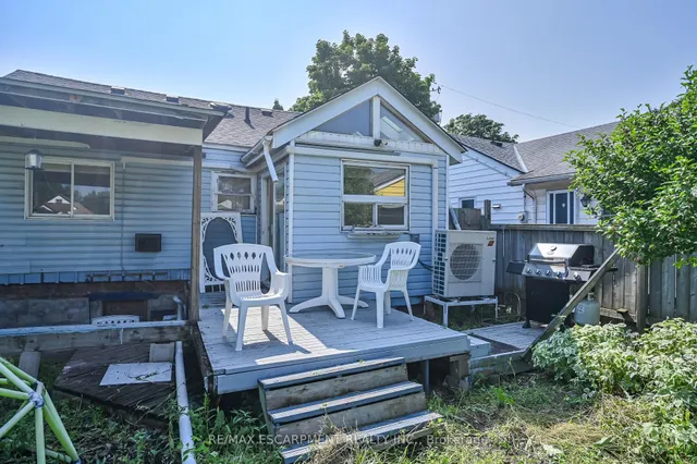 Additional image 29 of 155 Selkirk Ave