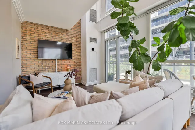 Additional image 10 of 1029 King St Unit 230