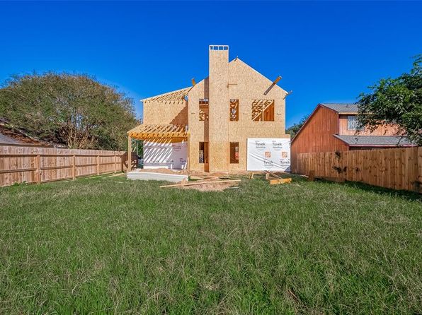 15821 Beechnut St, Houston, TX 77083