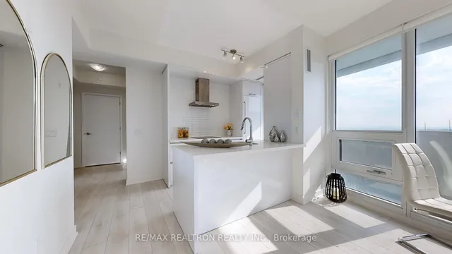 Additional image 8 of 2221 Yonge St Unit 2609