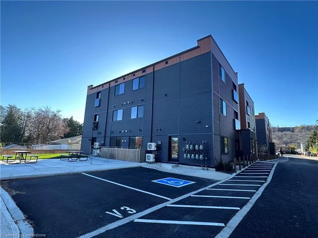 Additional image 2 of 259 King St Unit 2D