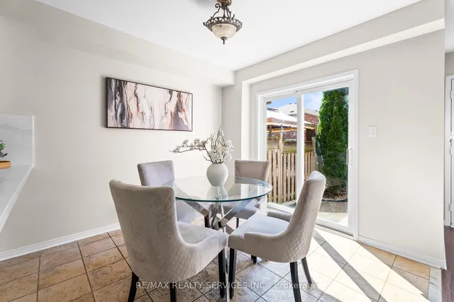 Additional image 18 of 8 Capistro St