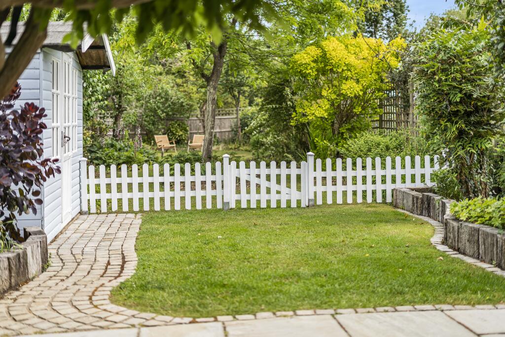 Additional image 24 of Pottersheath Road, Welwyn, Hertfordshire, AL6