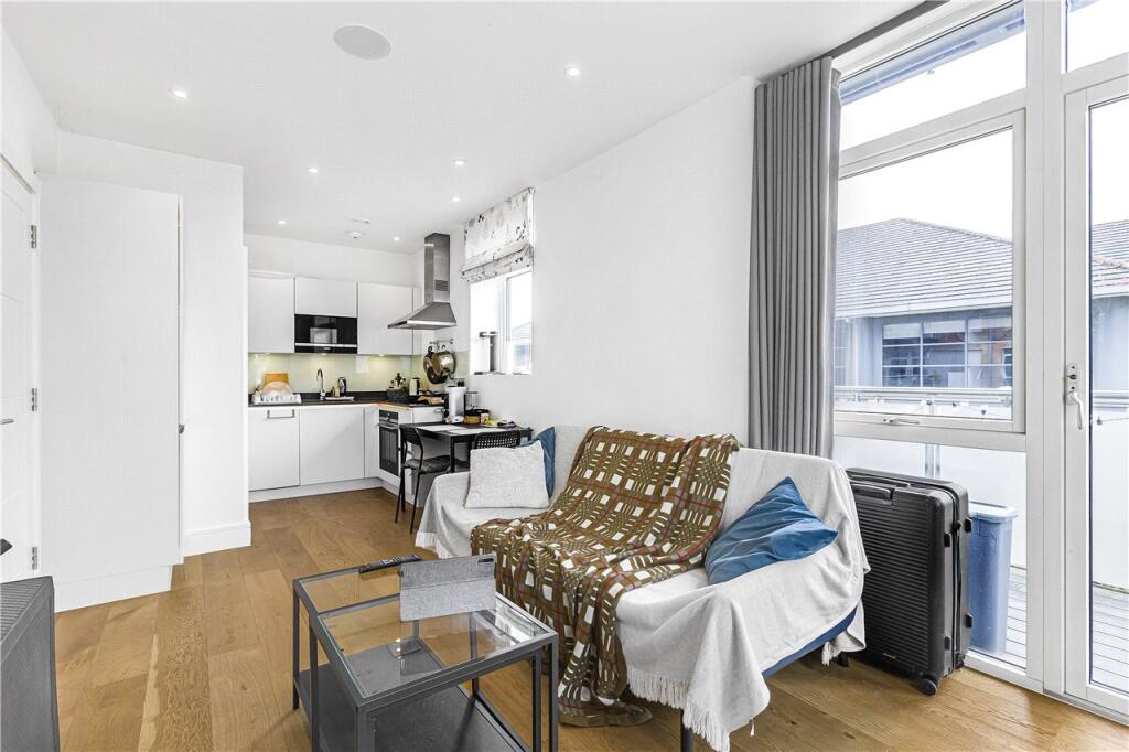 Additional image 3 of Broadwater Road, Welwyn Garden City, Hertfordshire, AL7