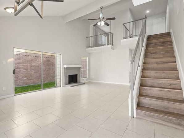11843 Fairpoint Dr, Houston, TX 77099