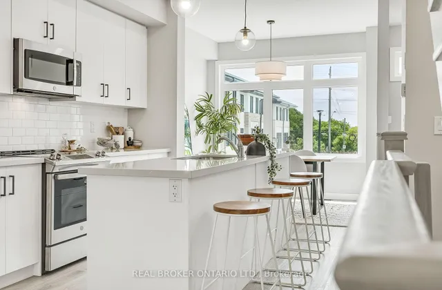 Additional image 10 of 527 Shaver Rd Unit 7