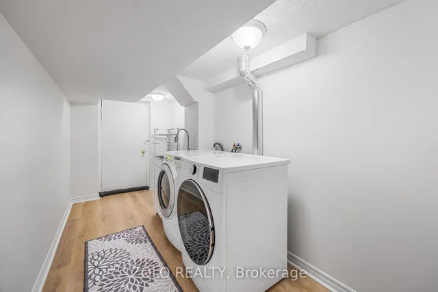 Additional image 36 of 79 Crystalview Cres
