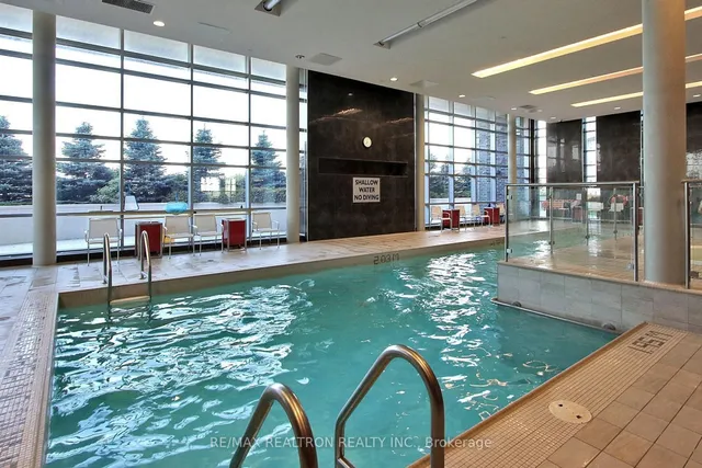 Additional image 20 of 125 Village Green Sq Unit 911