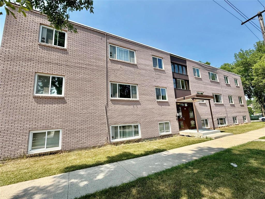 8 303 Leola Street|Winnipeg, Manitoba R2C1H4