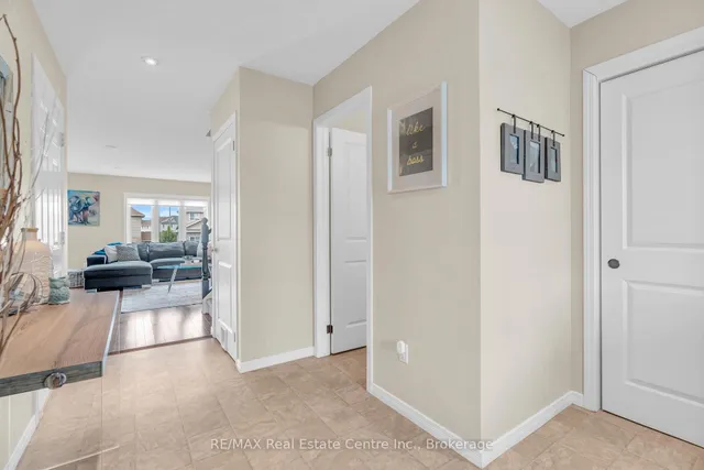 Additional image 9 of 939 Zeller Cres