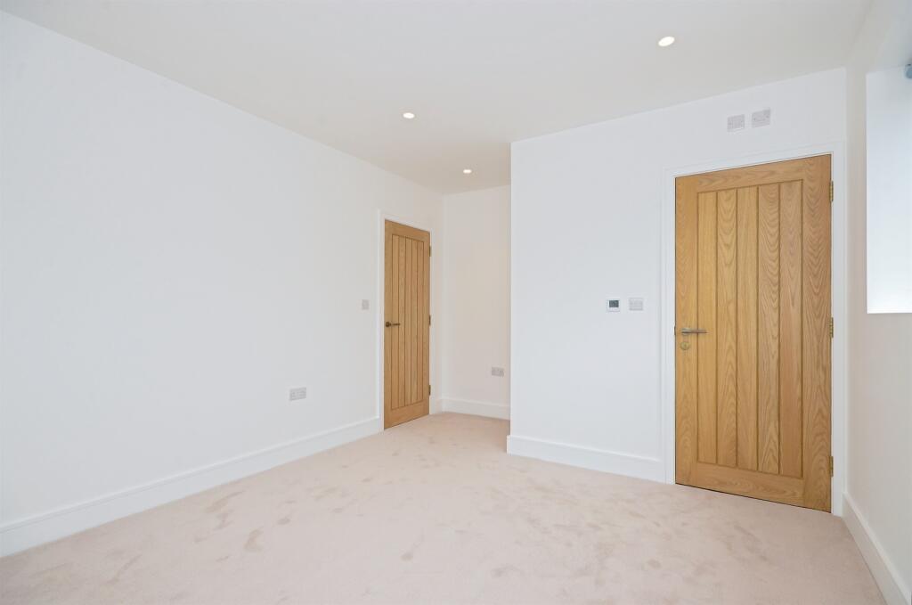 Additional image 14 of Wildwood Avenue, Bricket Wood, St. Albans