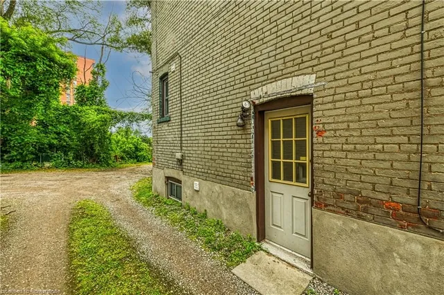 Additional image 37 of 738 King St