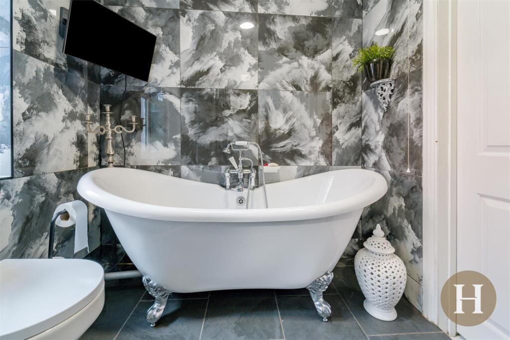 Additional image 42 of Woodland Road, Northfield, Birmingham