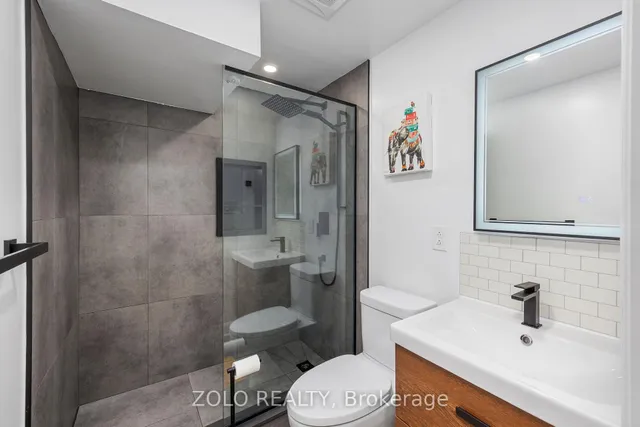Additional image 37 of 79 Crystalview Cres