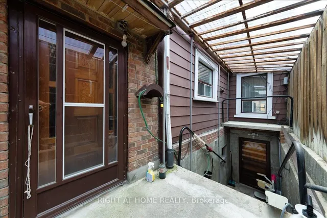 Additional image 38 of 449 Roxton Rd