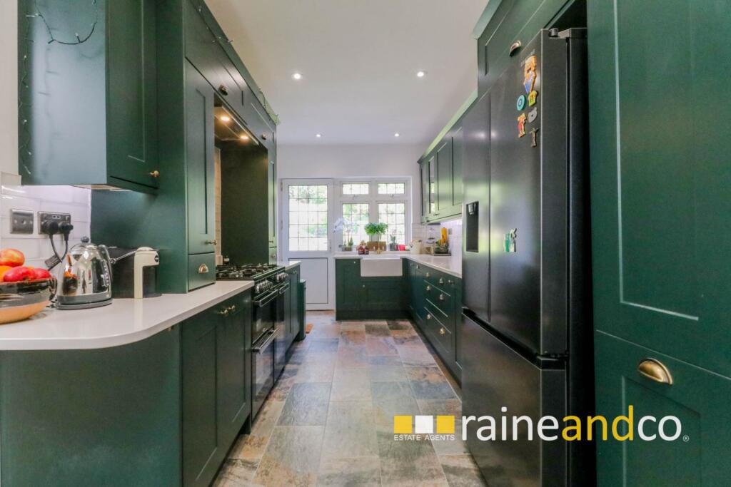 Additional image 13 of Georges Wood Road, Brookmans Park