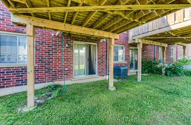 Additional image 37 of 42 Eliza Ave