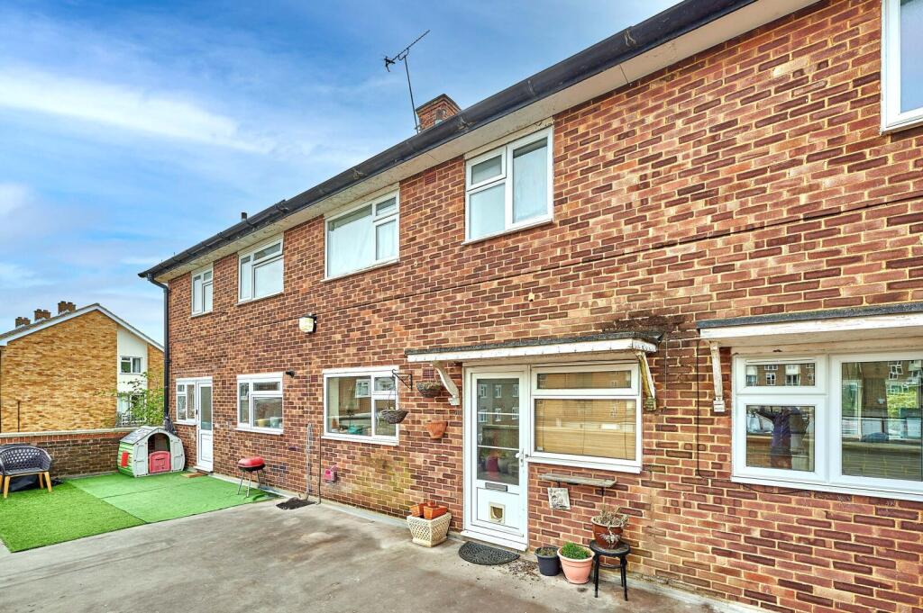 The Quadrant, St. Albans, Hertfordshire, AL4