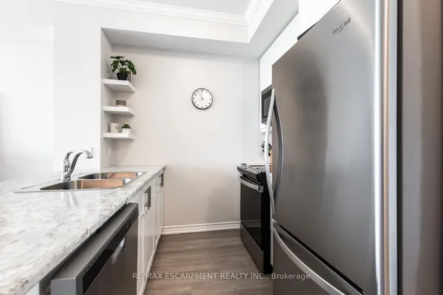 Additional image 9 of 450 Dundas St Unit 303