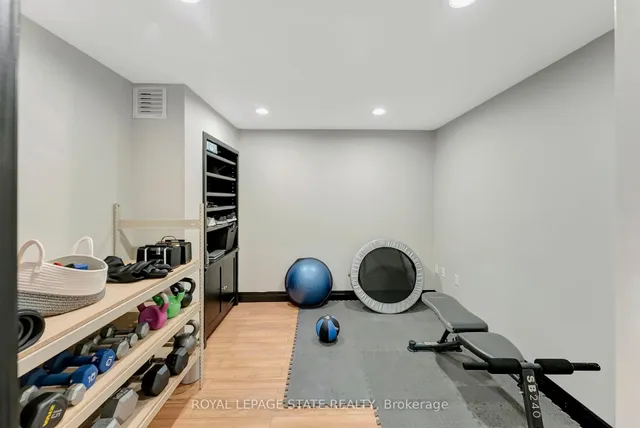 Additional image 31 of 14 Anita Crt