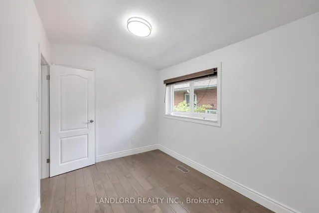 Additional image 43 of 34 Lyncroft Dr